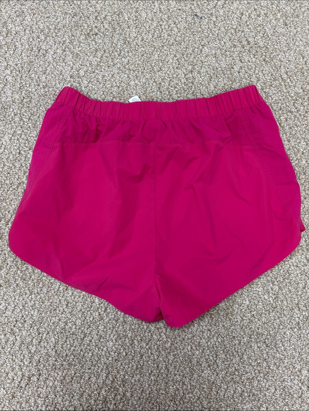 ALO Yoga Fuchsia Women’s Athletic Shorts - Picture 2 of 2
